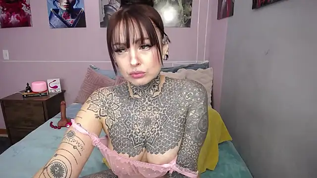 LolaRouse online show from 12, 1, 2026