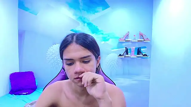 Snapshot of DEMI_LEED chatting on 16, 12, 2025 DEMI LEED online show from 16, 12, 2025