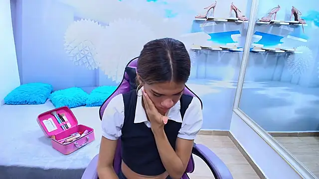 Snapshot of DEMI_LEED chatting on 3, 3, 2026 DEMI LEED online show from 3, 3, 2026