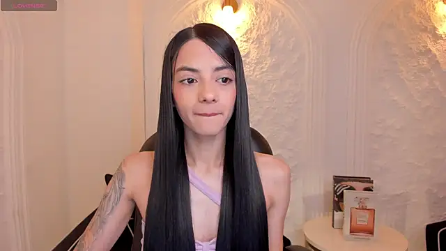 HannahJamesX online show from 2, 11, 2025