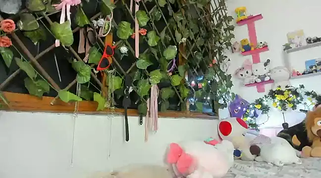 Snapshot of LunaDeCristall chatting on 9, 12, 2024 LunaDeCristall online show from 9, 12, 2024