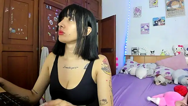 Snapshot of LunaDeCristall chatting on 10, 9, 2025 LunaDeCristall online show from 10, 9, 2025