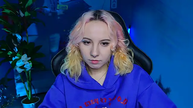 Snapshot of JasmineMilko chatting on 25, 2, 2025 JasmineMilko online show from 25, 2, 2025