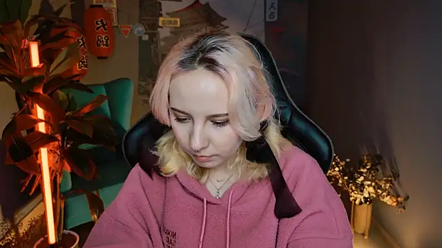 Snapshot of JasmineMilko chatting on 9, 3, 2025 JasmineMilko online show from 9, 3, 2025