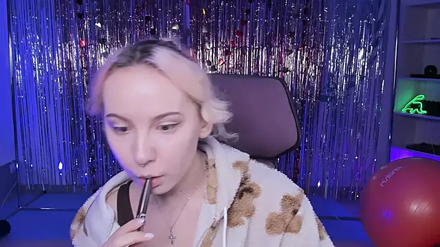 Snapshot of JasmineMilko chatting on 19, 3, 2025 JasmineMilko online show from 19, 3, 2025