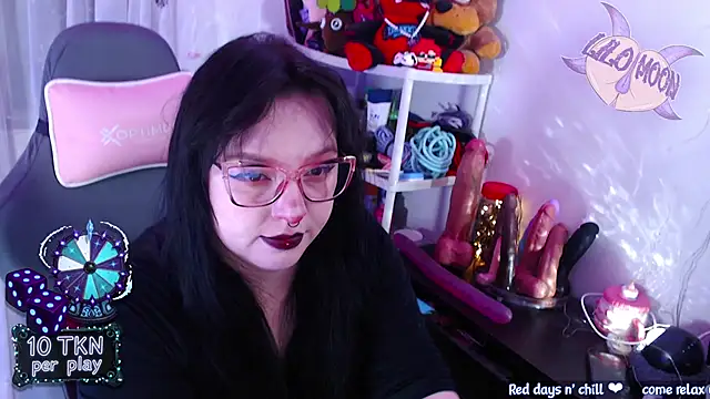 LiloMoon69 online show from 2, 12, 2025