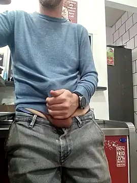 Snapshot of PublicNoFace chatting on 22, 1, 2025 PublicNoFace online show from 22, 1, 2025