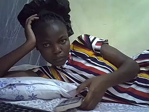 Snapshot of pretty_vivy chatting on 12, 1, 2025 pretty vivy online show from 12, 1, 2025