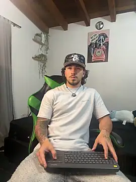 Valentino Xander online show from 21, 11, 2025