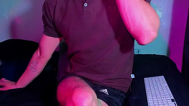 Piggy Eddy online show from 8, 3, 2026