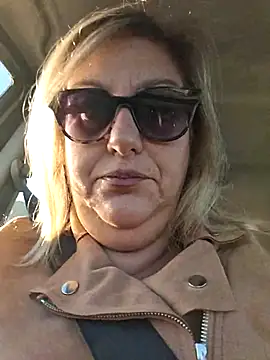 Snapshot of Mara-24 chatting on 11, 10, 2025 Mara-24 online show from 11, 10, 2025