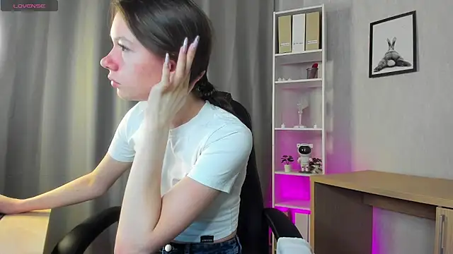 Snapshot of Nicole_Charm chatting on 5, 3, 2025 Nicole Charm online show from 5, 3, 2025