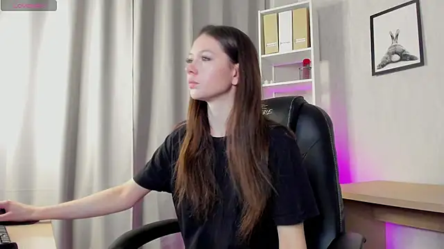 Snapshot of Nicole_Charm chatting on 6, 3, 2025 Nicole Charm online show from 6, 3, 2025