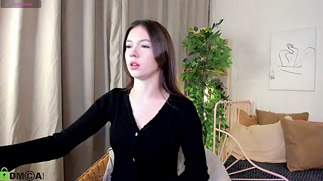 Snapshot of Nicole_Charm chatting on 8, 9, 2025 Nicole Charm online show from 8, 9, 2025