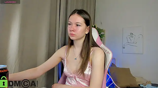 Snapshot of Nicole_Charm chatting on 20, 10, 2025 Nicole Charm online show from 20, 10, 2025