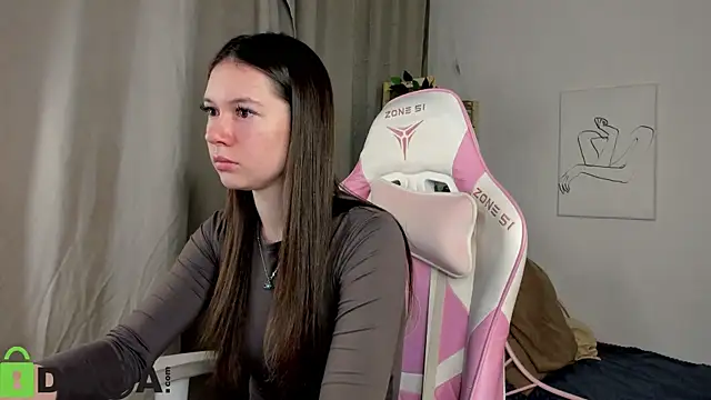 Snapshot of Nicole_Charm chatting on 23, 10, 2025 Nicole Charm online show from 23, 10, 2025