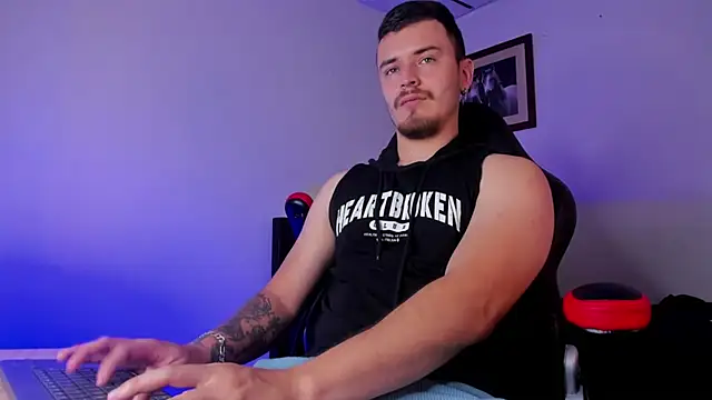 Snapshot of james_connor2 chatting on 7, 1, 2025 james connor2 online show from 7, 1, 2025