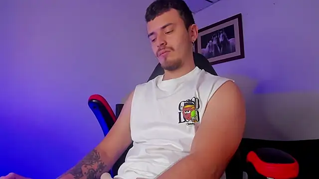 Snapshot of james_connor2 chatting on 17, 1, 2025 james connor2 online show from 17, 1, 2025