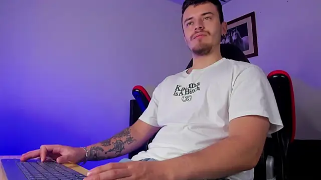 Snapshot of james_connor2 chatting on 19, 1, 2025 james connor2 online show from 19, 1, 2025