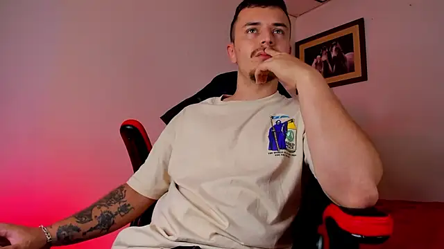 Snapshot of james_connor2 chatting on 10, 2, 2025 james connor2 online show from 10, 2, 2025