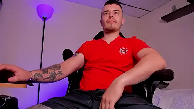 Snapshot of james_connor2 chatting on 14, 11, 2025 james connor2 online show from 14, 11, 2025