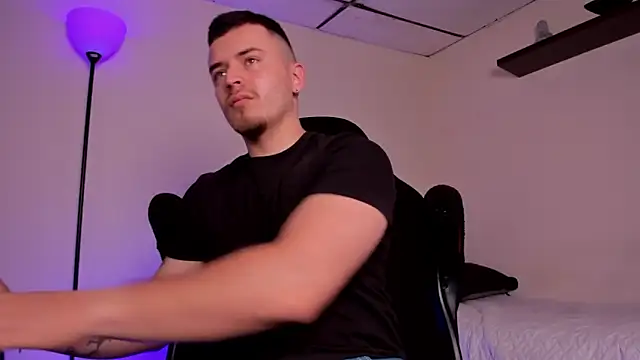 Snapshot of james_connor2 chatting on 15, 11, 2025 james connor2 online show from 15, 11, 2025