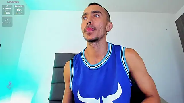 Snapshot of steven_hott8 chatting on 23, 11, 2025 steven hott8 online show from 23, 11, 2025