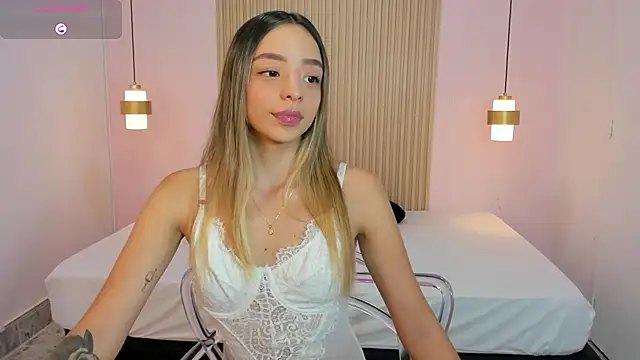 Snapshot of AliceRoss0 chatting on 13, 5, 2026 AliceRoss0 online show from 13, 5, 2026