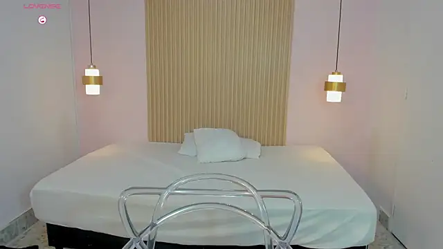 AliceRoss0 online show from 15, 7, 2026