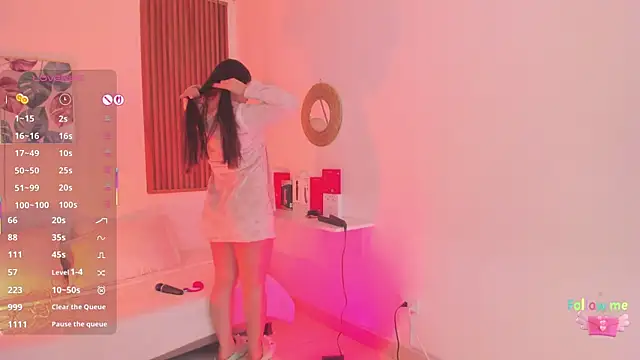 TiffanyWright online show from 16, 11, 2025