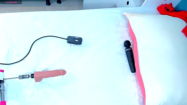 Snapshot of CintiaVega chatting on 4, 2, 2025 CintiaVega online show from 4, 2, 2025