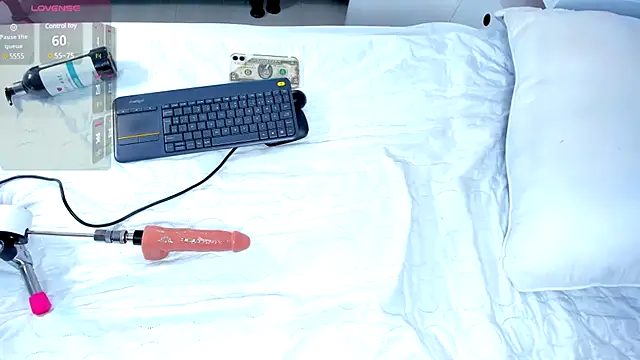 Snapshot of CintiaVega chatting on 10, 2, 2025 CintiaVega online show from 10, 2, 2025