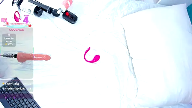 Snapshot of CintiaVega chatting on 18, 3, 2025 CintiaVega online show from 18, 3, 2025