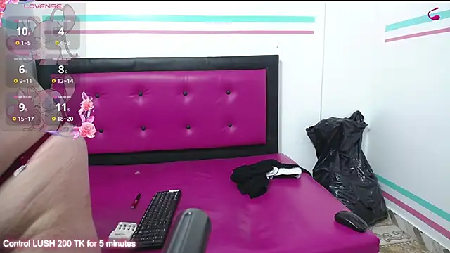 Snapshot of kambelroche chatting on 16, 9, 2025 kambelroche online show from 16, 9, 2025