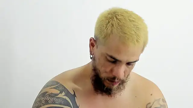 Snapshot of Beard_xox chatting on 4, 6, 2026 Beard xox online show from 4, 6, 2026