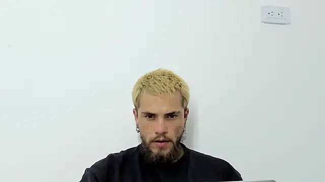 Snapshot of Beard_xox chatting on 20, 6, 2026 Beard xox online show from 20, 6, 2026