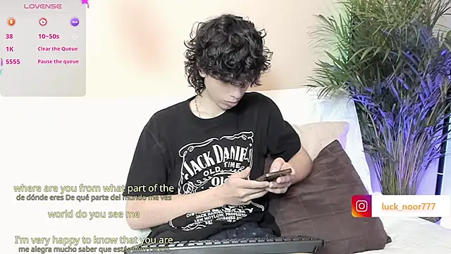 Snapshot of luck_noor7 chatting on 5, 12, 2024 luck noor7 online show from 5, 12, 2024