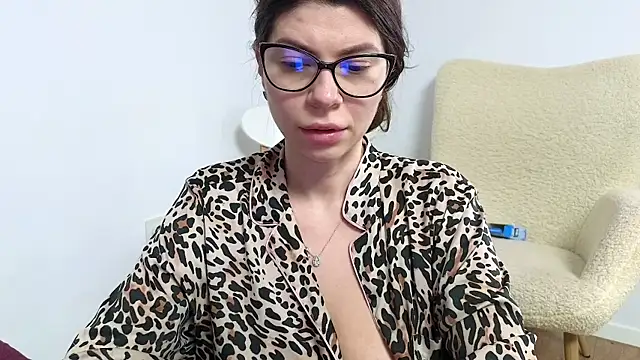 Snapshot of Jullyenn3 chatting on 19, 2, 2025 Jullyenn3 online show from 19, 2, 2025