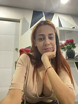 Snapshot of AnnbellaRosse chatting on 5, 1, 2025 AnnbellaRosse online show from 5, 1, 2025