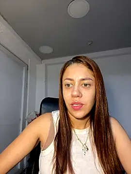 Snapshot of AnnbellaRosse chatting on 7, 10, 2025 AnnbellaRosse online show from 7, 10, 2025
