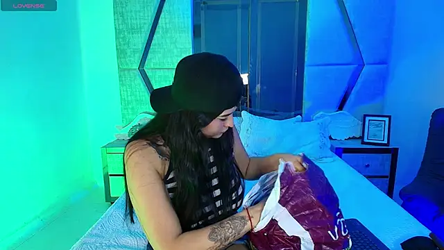 Snapshot of TifanyWhite_ chatting on 2, 12, 2024 TifanyWhite online show from 2, 12, 2024