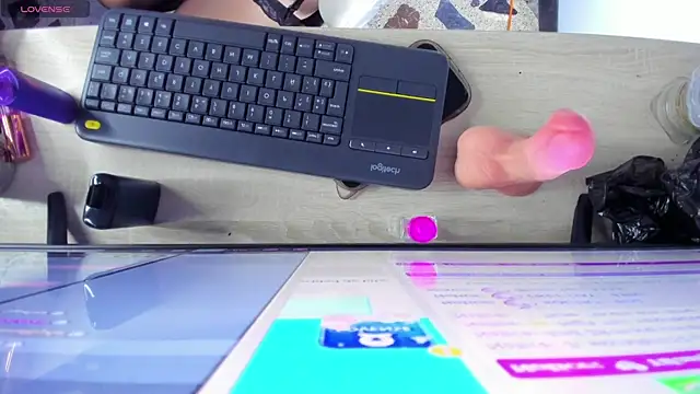 Snapshot of TifanyWhite_ chatting on 28, 1, 2025 TifanyWhite online show from 28, 1, 2025