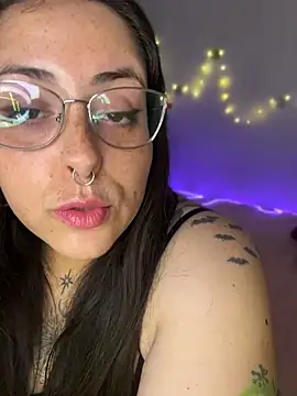Snapshot of Mizztikaa chatting on 15, 4, 2026 Mizztikaa online show from 15, 4, 2026