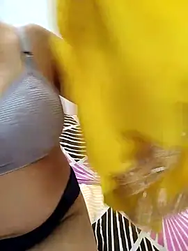 Snapshot of Diya_Chopra chatting on 3, 3, 2025 Diya Chopra online show from 3, 3, 2025