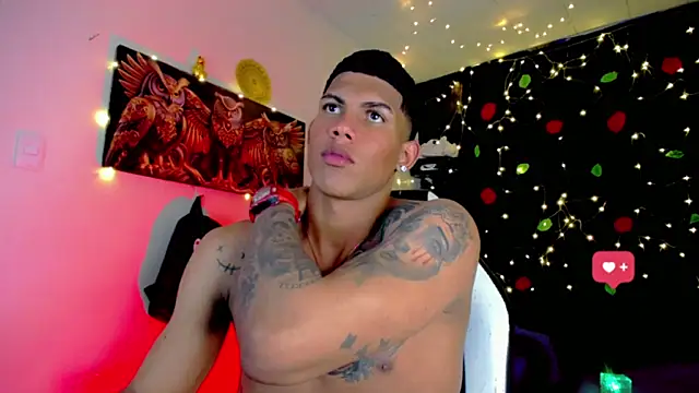 Snapshot of Damian_latinxxx chatting on 4, 1, 2025 Damian latinxxx online show from 4, 1, 2025