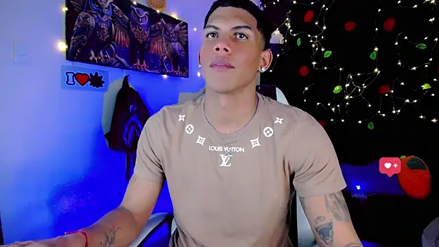 Snapshot of Damian_latinxxx chatting on 7, 1, 2025 Damian latinxxx online show from 7, 1, 2025