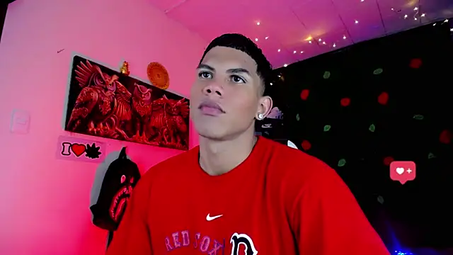 Snapshot of Damian_latinxxx chatting on 8, 1, 2025 Damian latinxxx online show from 8, 1, 2025