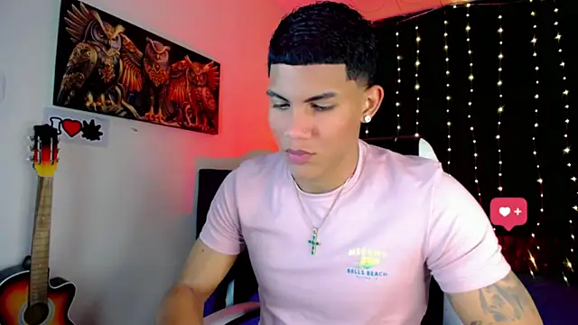 Snapshot of Damian_latinxxx chatting on 12, 1, 2025 Damian latinxxx online show from 12, 1, 2025