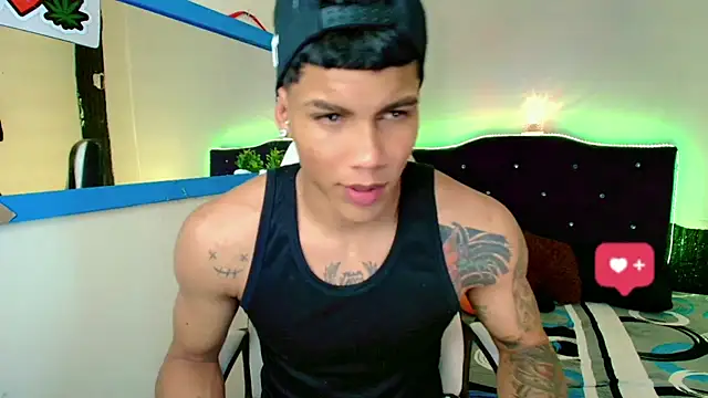Snapshot of Damian_latinxxx chatting on 5, 2, 2025 Damian latinxxx online show from 5, 2, 2025