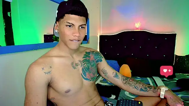 Snapshot of Damian_latinxxx chatting on 5, 2, 2025 Damian latinxxx online show from 5, 2, 2025